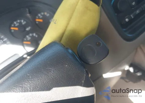 2004 Chevrolet Tahoe Z71 z USA, uszkodzony, nr VIN 1GNEK13Z84R187805